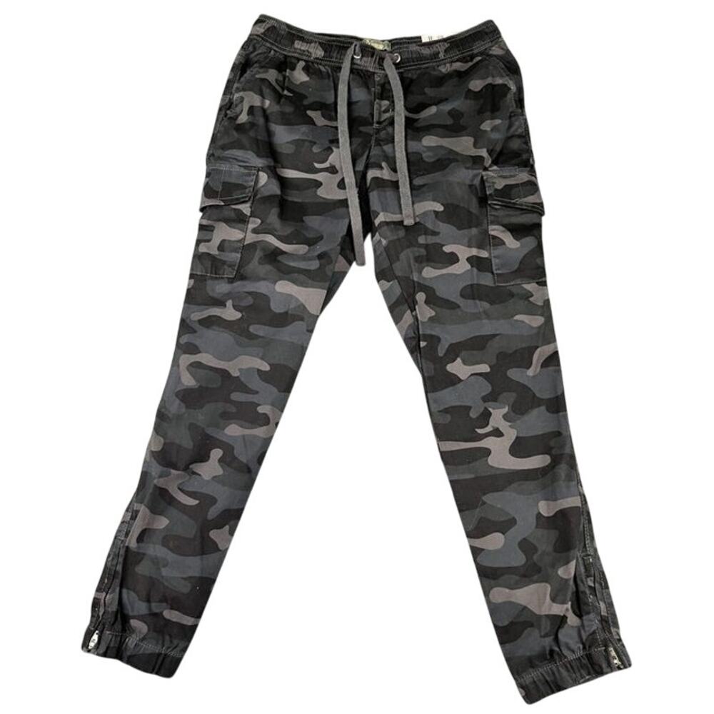 women's NWT natural reflections camo print pants